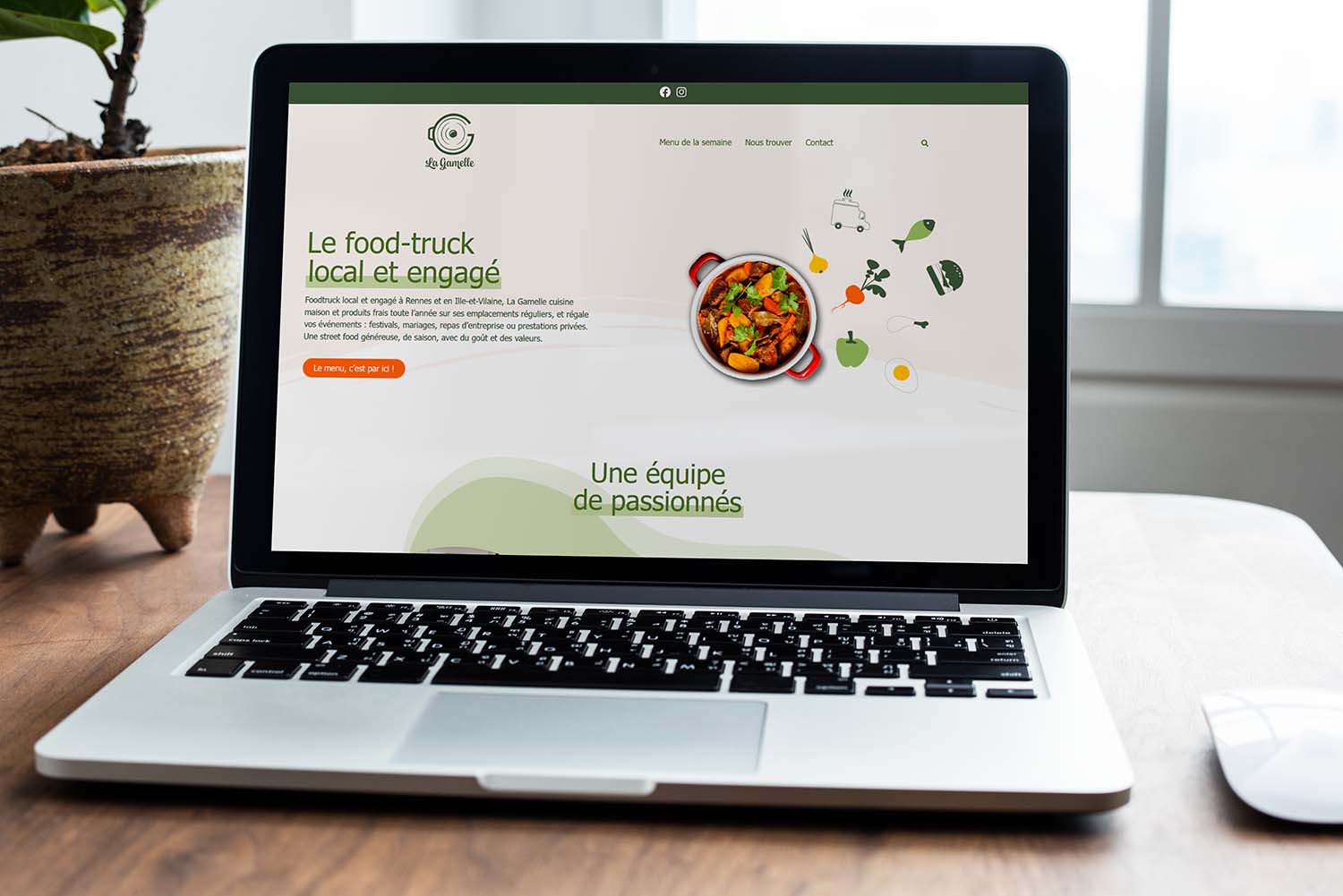 Site web du food-truck La Gamelle réalisé par Claire Denis, webdesigner à Rennes, affiché sur ordinateur portable avec design et identité visuelle sur-mesure.